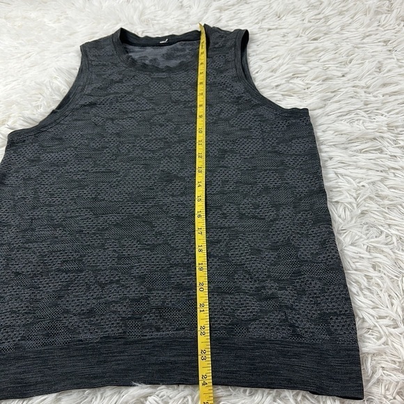Lululemon Breeze By Muscle Tank Polar Spots Titanium / Black - Picture 4 of 6